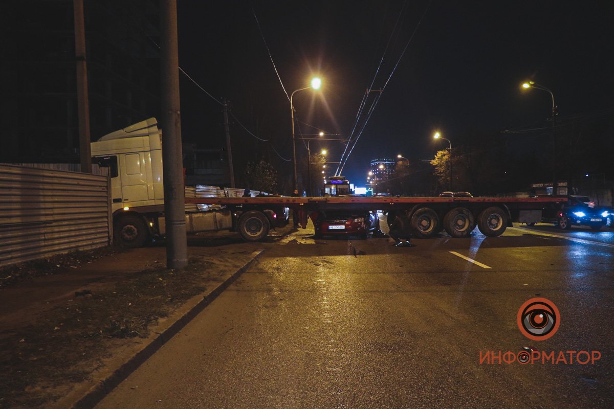 KIA влетела под фуру