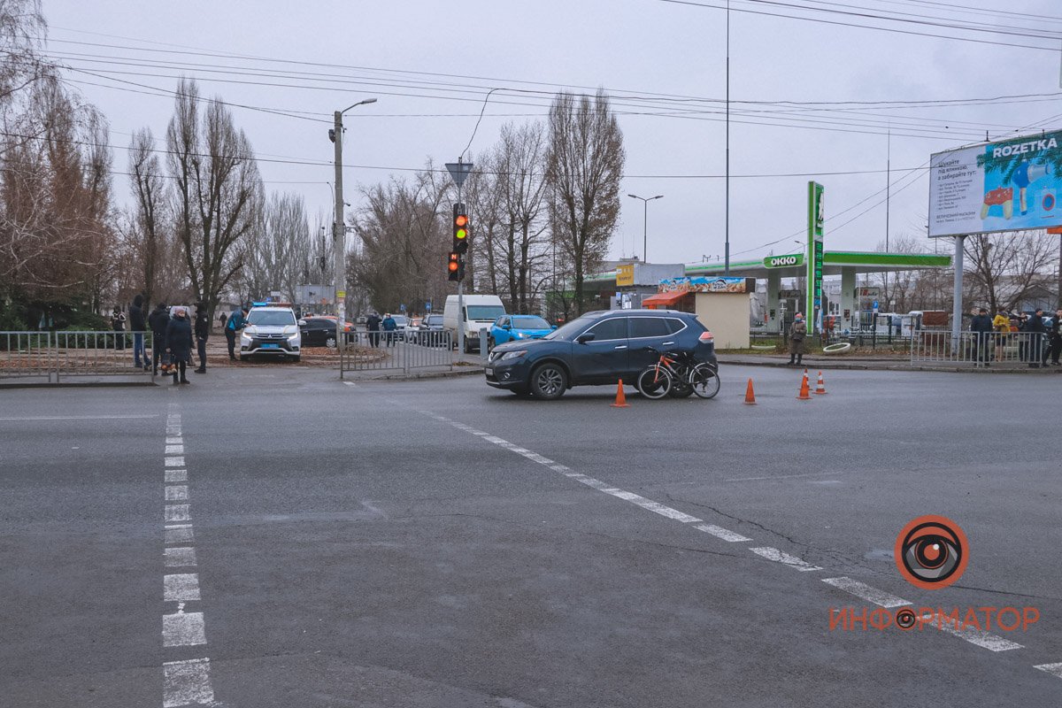 Предварительно, велосипедист ехал на "красный" Предварительно, велосипедист ехал на "красный"