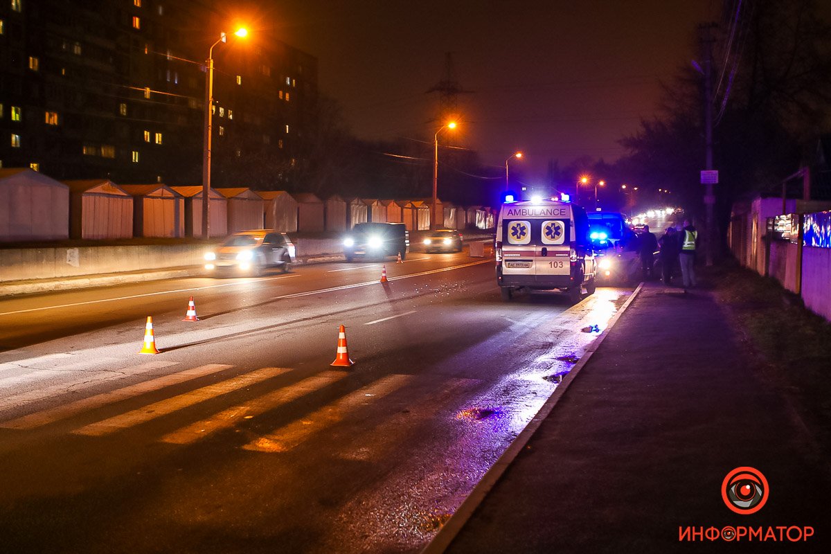 Микроавтобус Volkswagen сбил мужчину Микроавтобус Volkswagen сбил мужчину