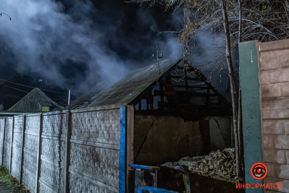 В доме спасатели обнаружили 3 тела В доме спасатели обнаружили 3 тела