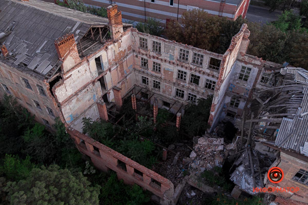 Разрушенная воинская часть Разрушенная воинская часть