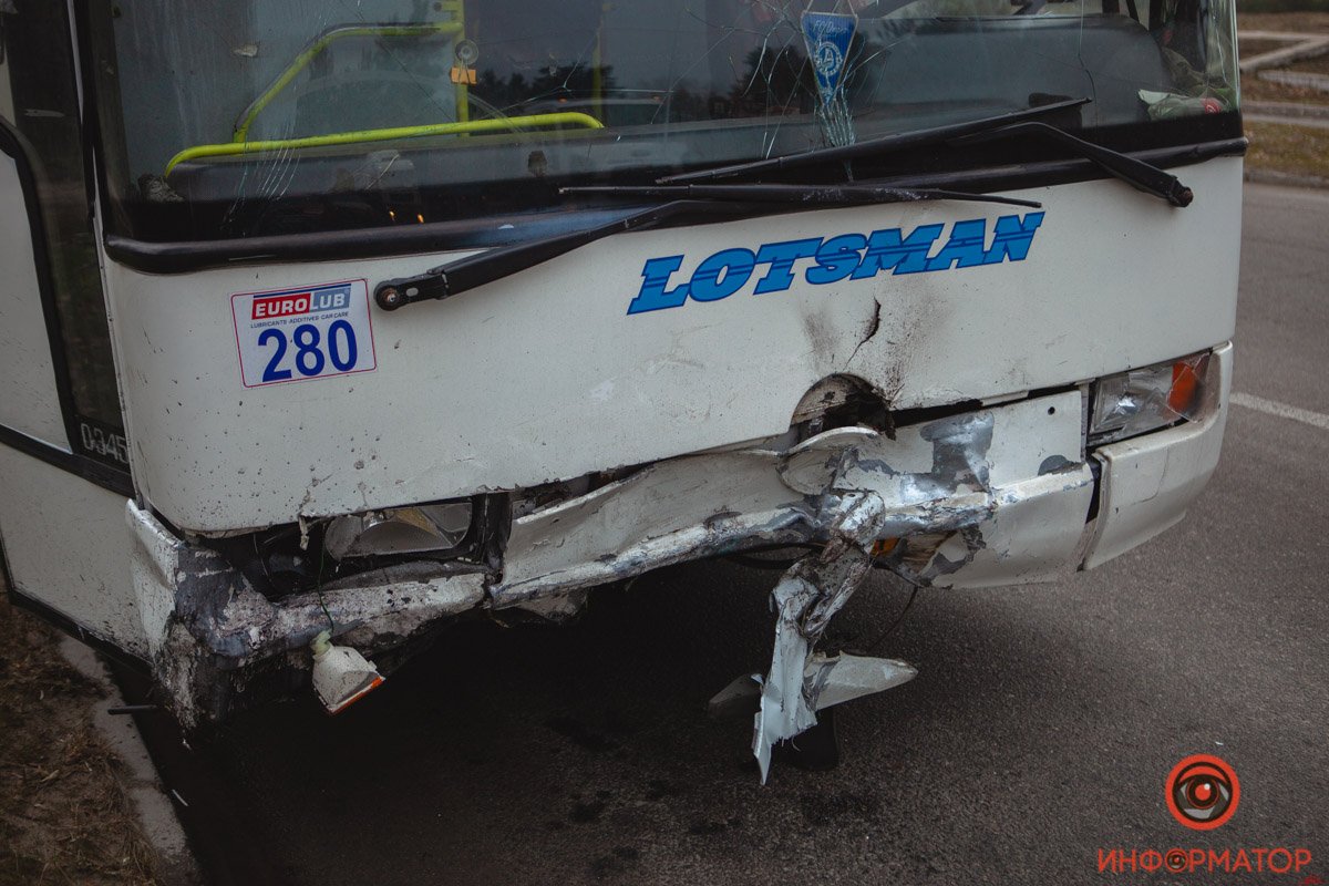 Volkswagen выехал на встречную полосу