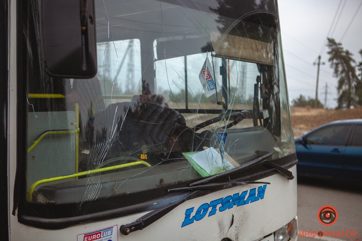 Водитель автобуса остался цел