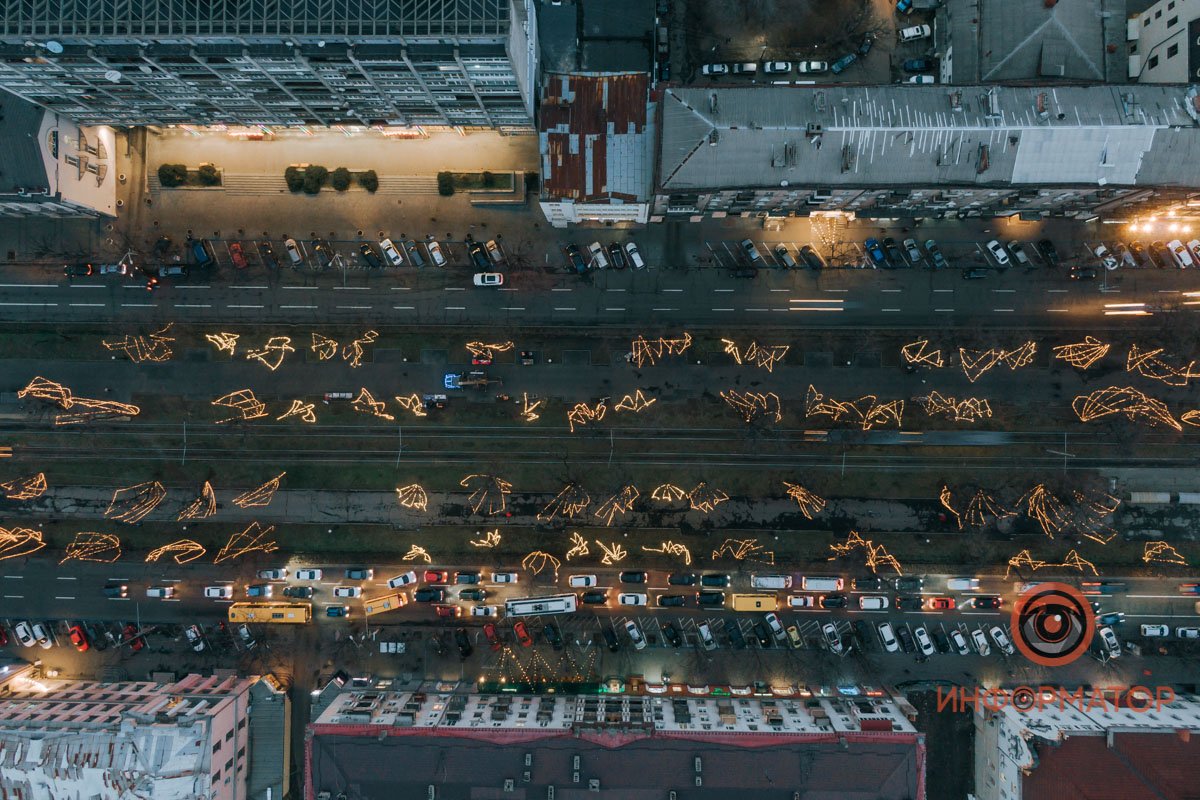 В нём уже лютый холод И чёрная смоль тоски.