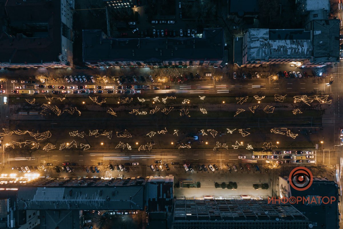 На той пыльной дороге из солнечных кирпичей?