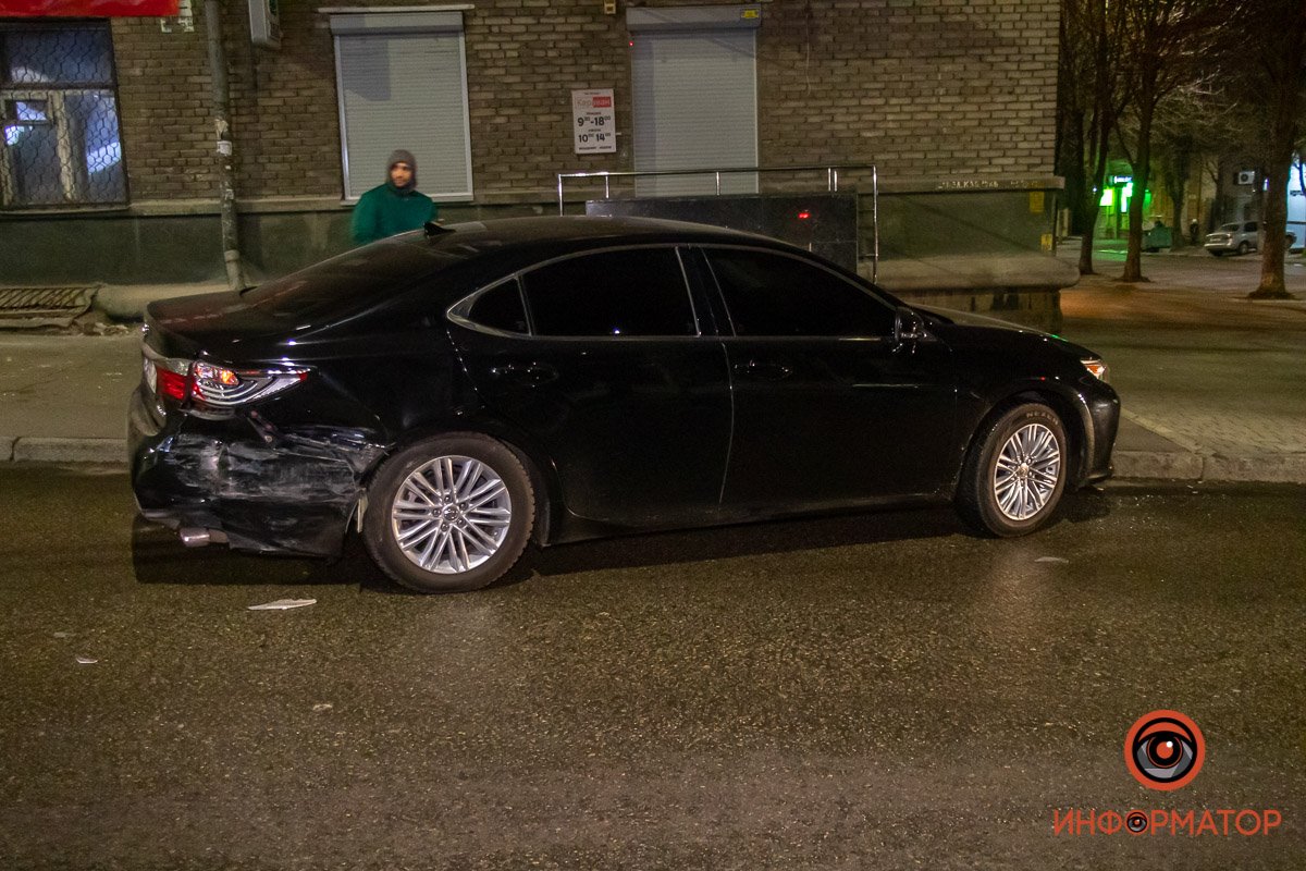 Lexus развернуло