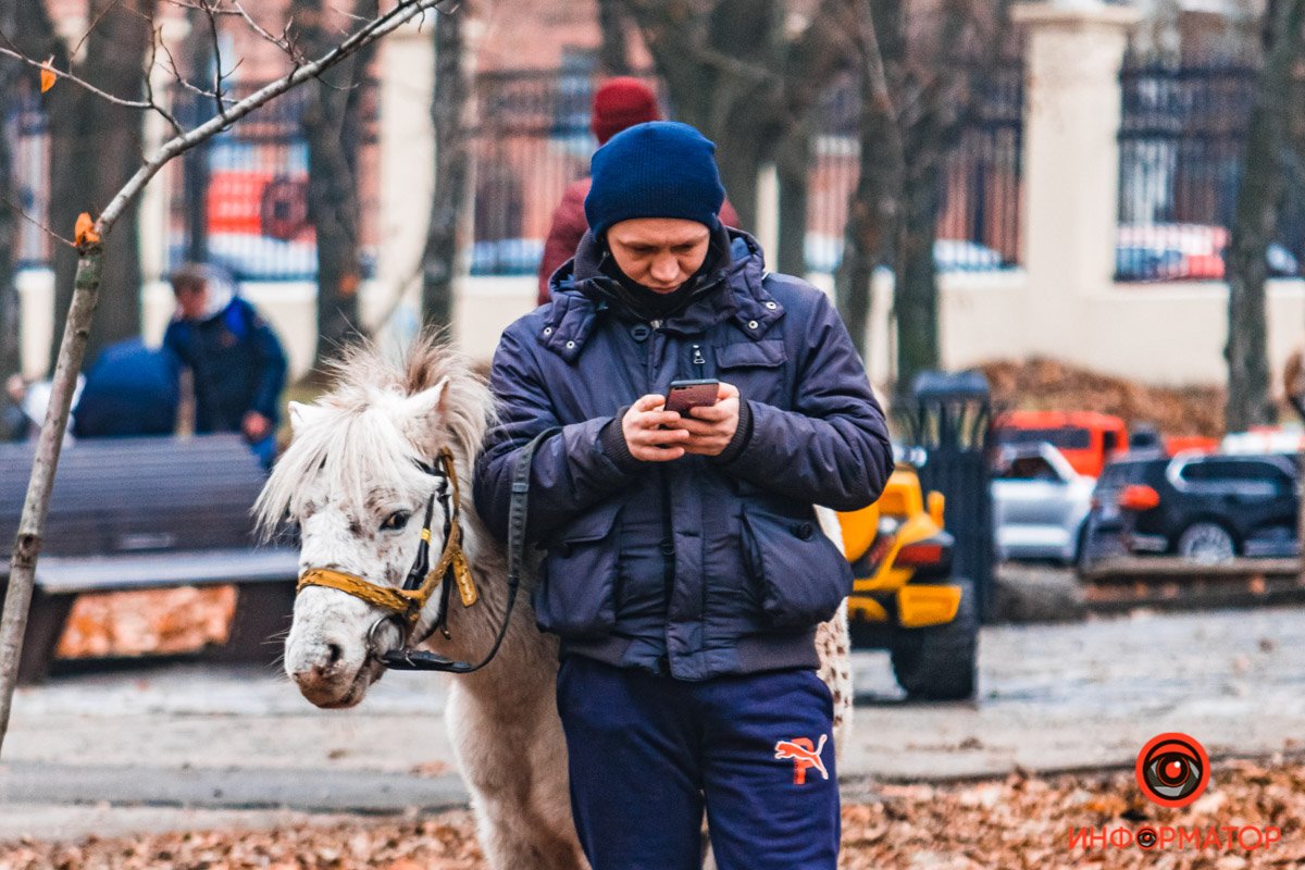 Бросай свой телефон, я хочу делать тыгыдык