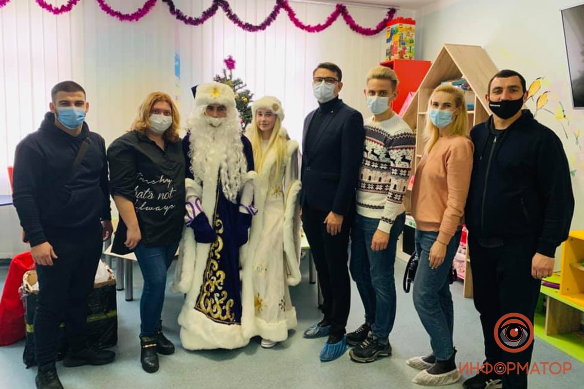 Волонтеры БФ "Совушка" и их друзья подарили малышам настоящее зимнее чудо