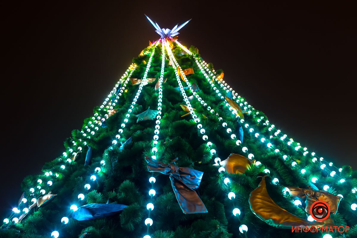 Новогодние нити бус