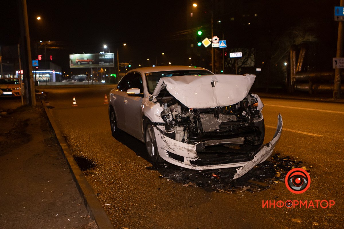 Столкнулись Volkswagen и 18-я маршрутка Столкнулись Volkswagen и 18-я маршрутка