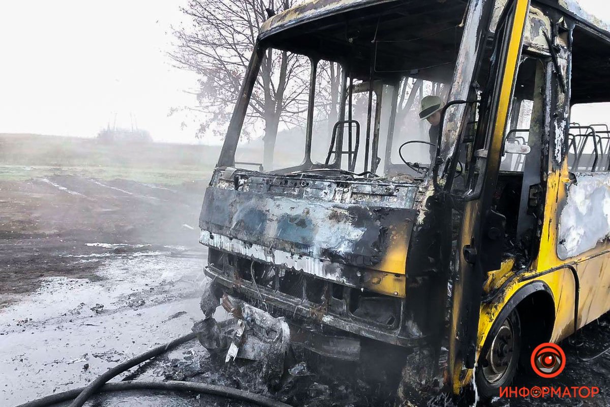 В салоне автобуса были пассажиры, но никто из них не пострадал В салоне автобуса были пассажиры, но никто из них не пострадал
