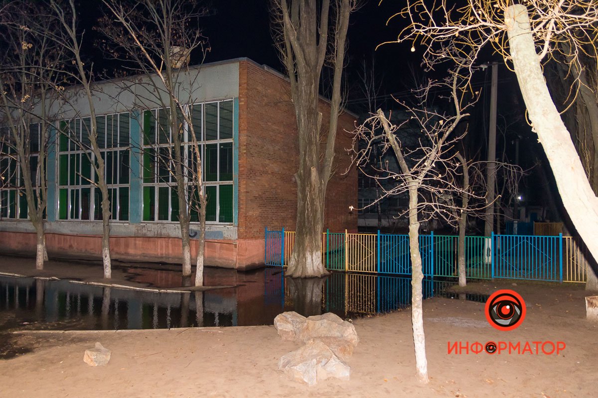 По состоянию на 3 часа ночи поломку не устранили