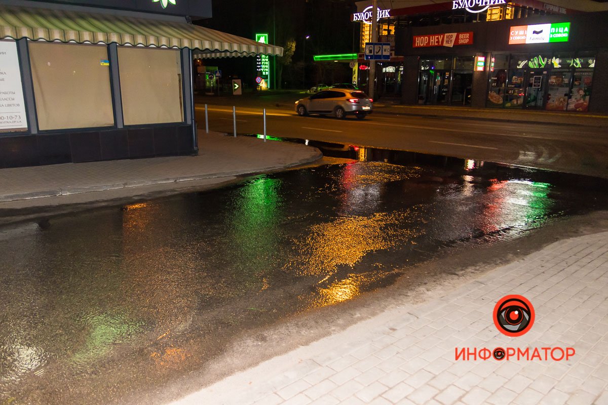 На Калиновой вода скапливается в лужу