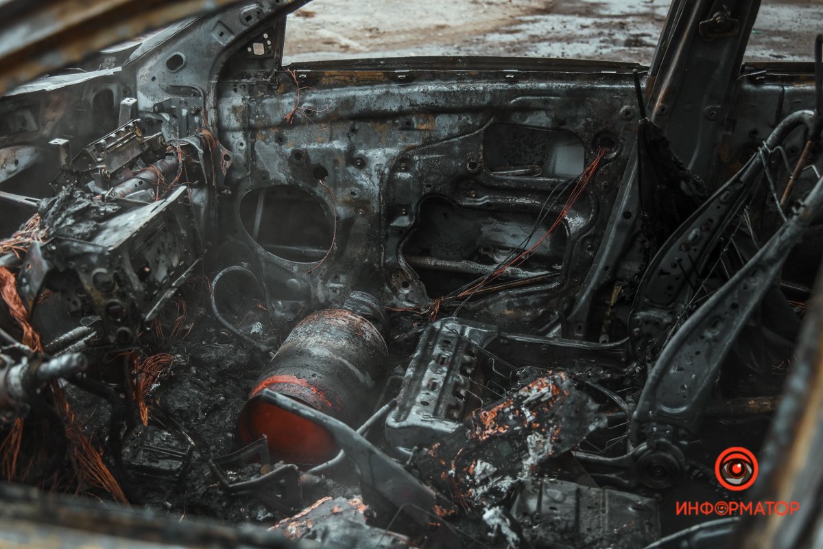 Внутри находился газовый баллон Внутри находился газовый баллон