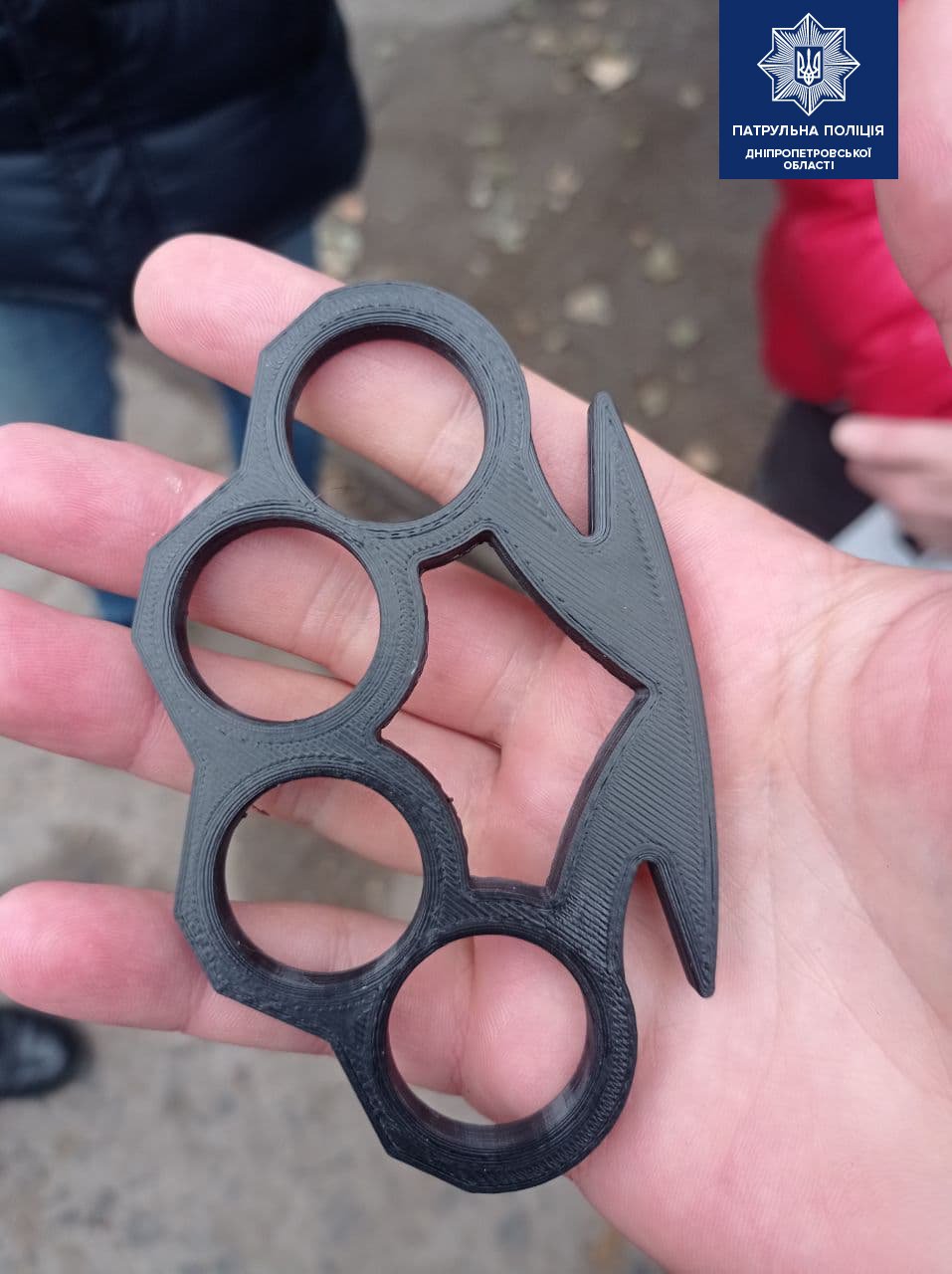 Утром 19 декабря патрульный экипаж заметил на улице Роторной подозрительного мужчину