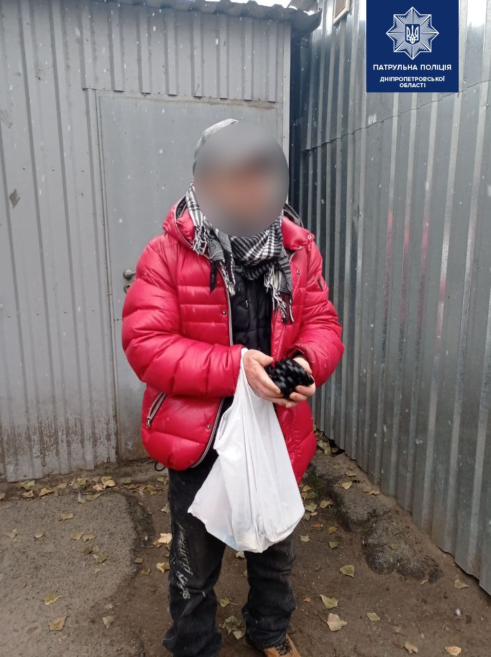 Во время общения с полицейскими мужчина заметно нервничал