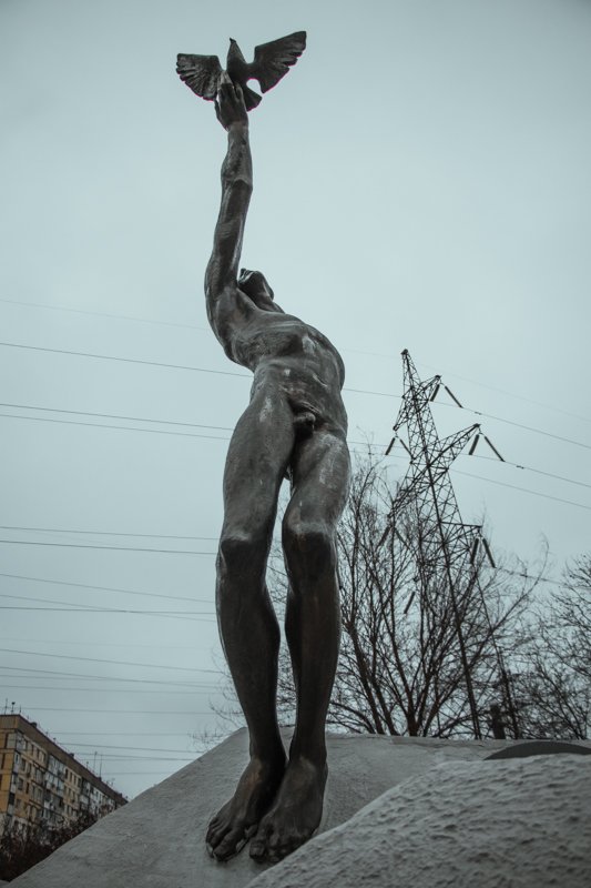 Необходимо строить светлое будущее