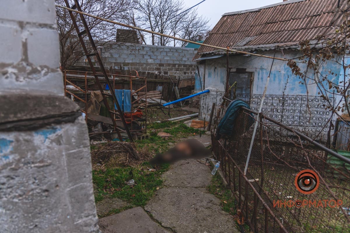 Сделать что-либо медики не смогли, поскольку он был мертв