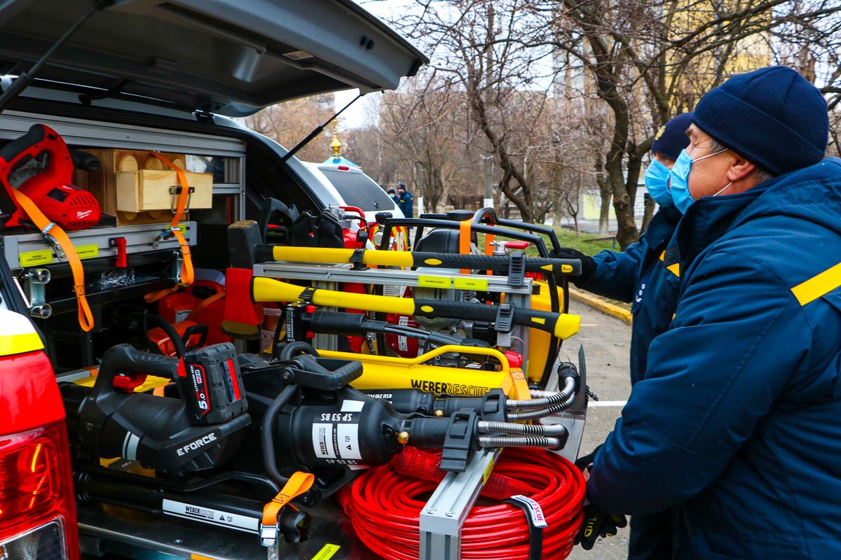Технику передали Главное управление ГСЧС Украины и Государственное агентство инфраструктурных проектов