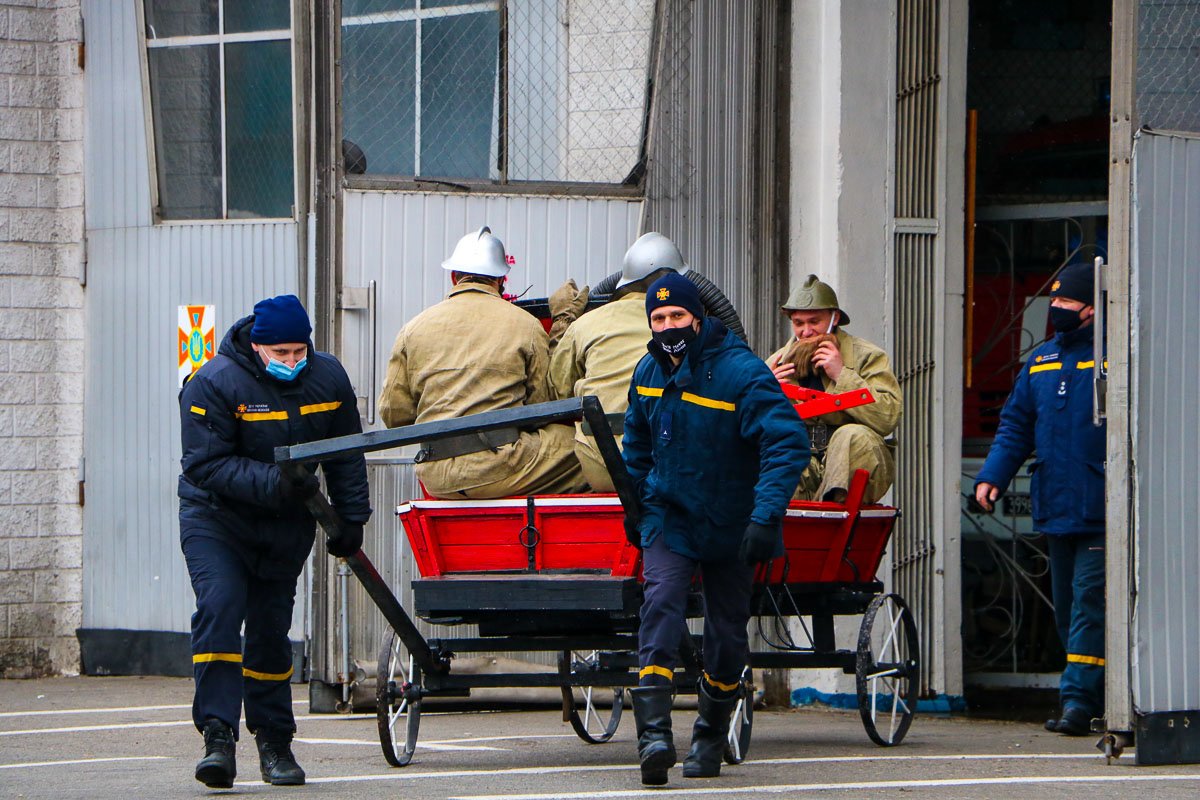 Выпускники тоже сделали подарок Службе спасения