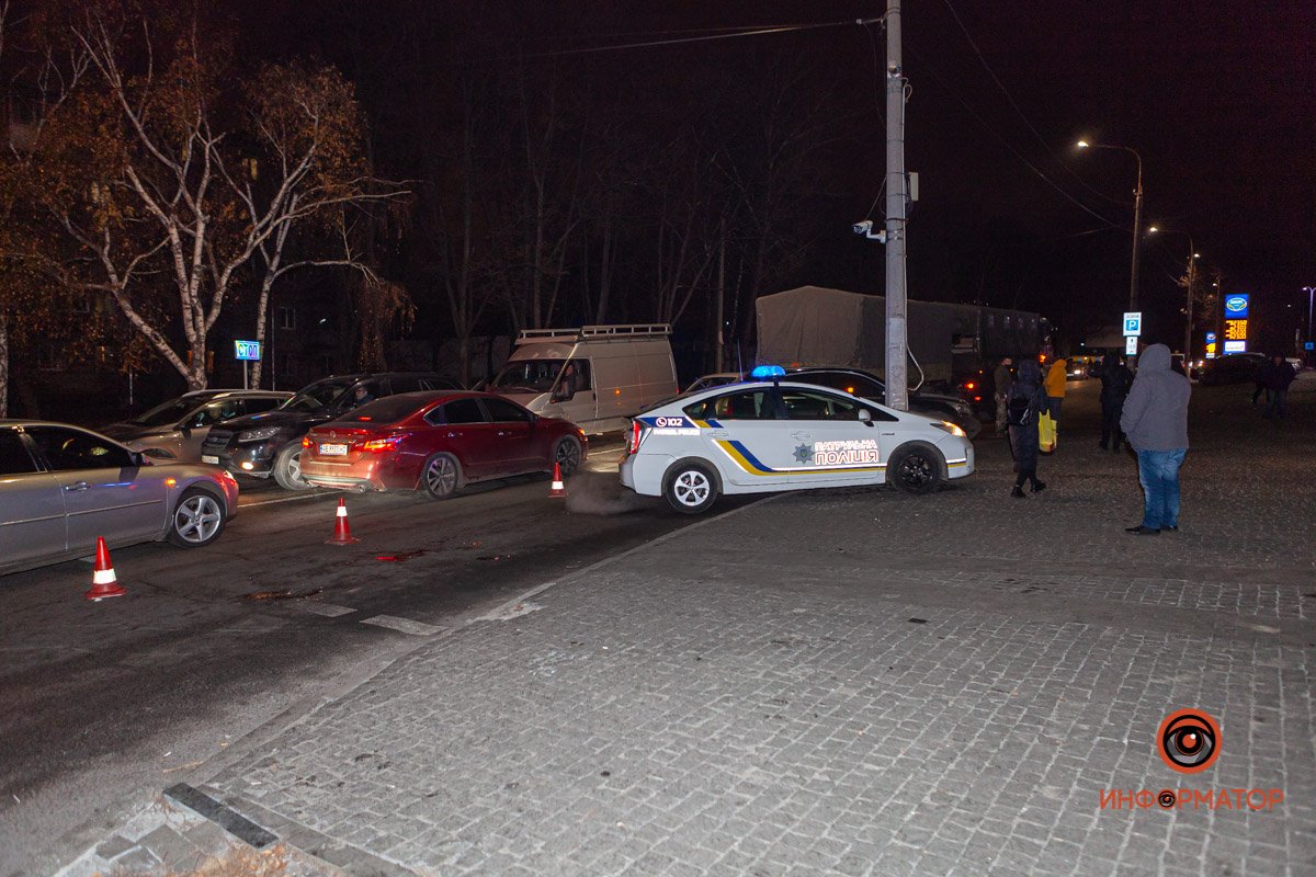 Авария произошла на перекрестке проспекте Александра Поля с проспектом Филиппа Орлика Авария произошла на перекрестке проспекте Александра Поля с проспектом Филиппа Орлика