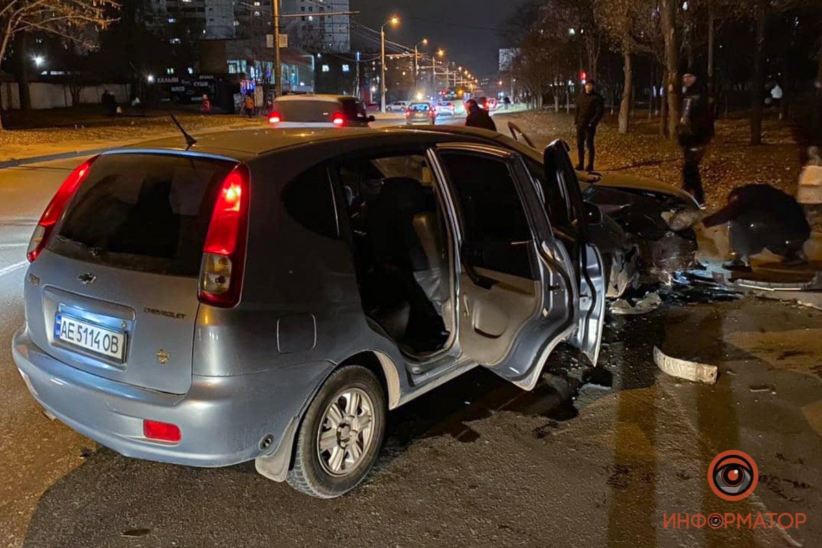 Столкнулись Hyundai и Chevrolet Столкнулись Hyundai и Chevrolet