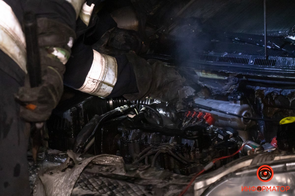 Chevrolet выгорел на площади 3 квадратных метра