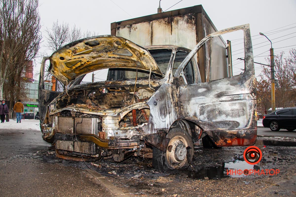 Сгорела кабина водителя