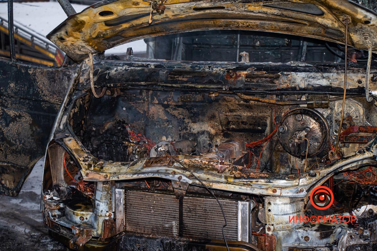 Кузов частично поврежден, в нем ничего не было