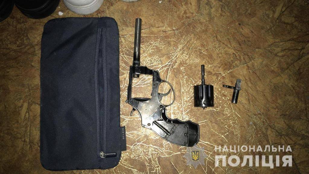 Полицейские изъяли огнестрельное оружие и патроны разного калибра Полицейские изъяли огнестрельное оружие и патроны разного калибра