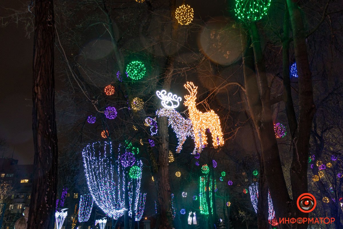 Светится буквально все