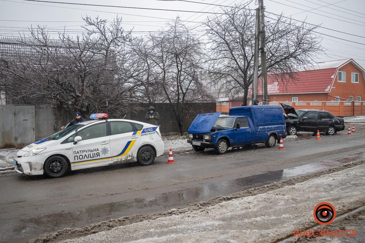 Он не предоставил преимущество первому авто