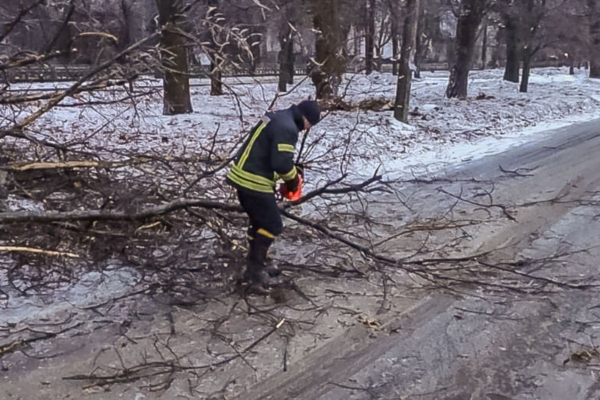 Последствия ледяного дождя в Днепре: хроника непогоды 8