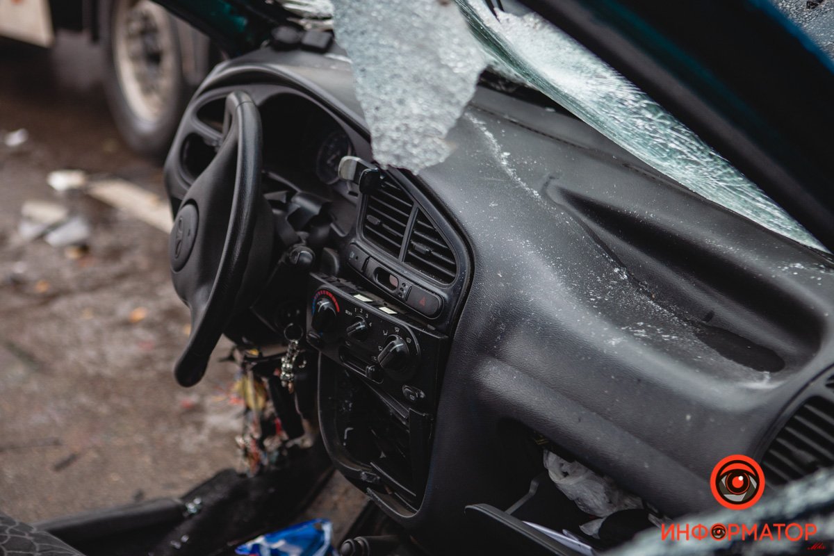 Машину отнесло в зерновоз Машину отнесло в зерновоз