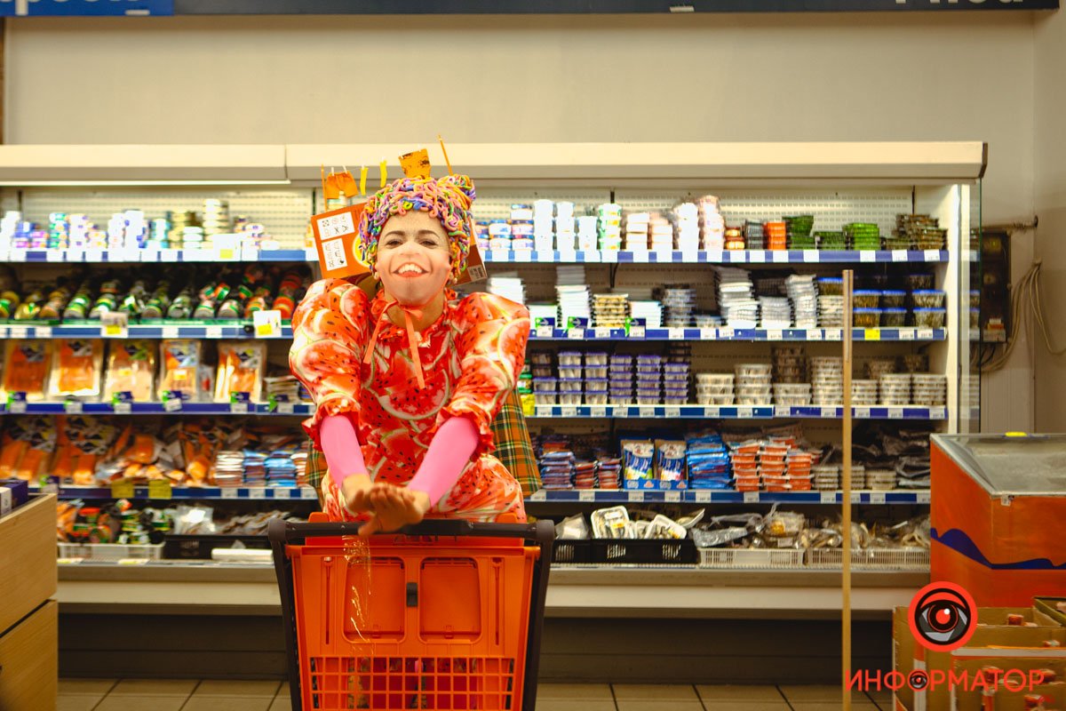 Улыбка и на маске и под маской