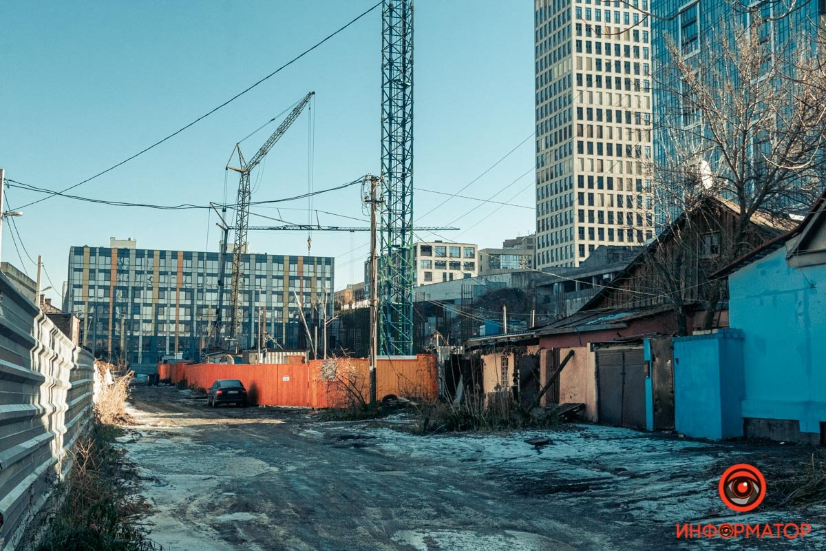 Очередная стройка в центре города Очередная стройка в центре города