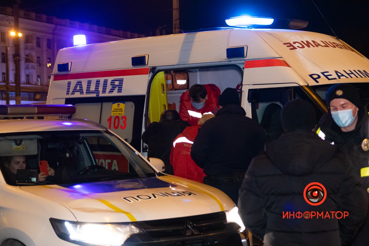 Пострадавшего увезла скорая в больницу №16 Пострадавшего увезла скорая в больницу №16