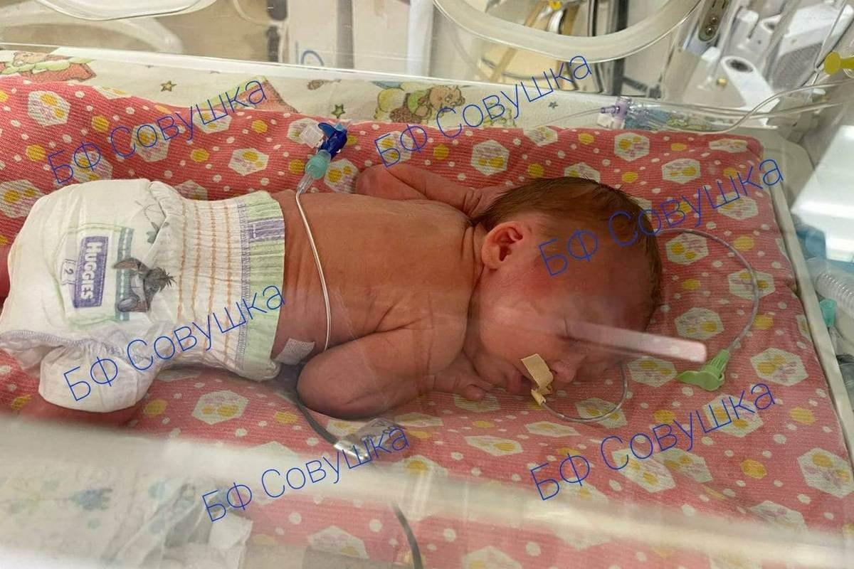 От девочки отказались родители От девочки отказались родители