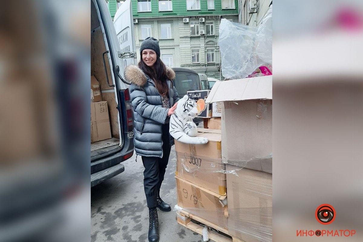 В БФ "Помогаем" доставили 5 тонн игрушек