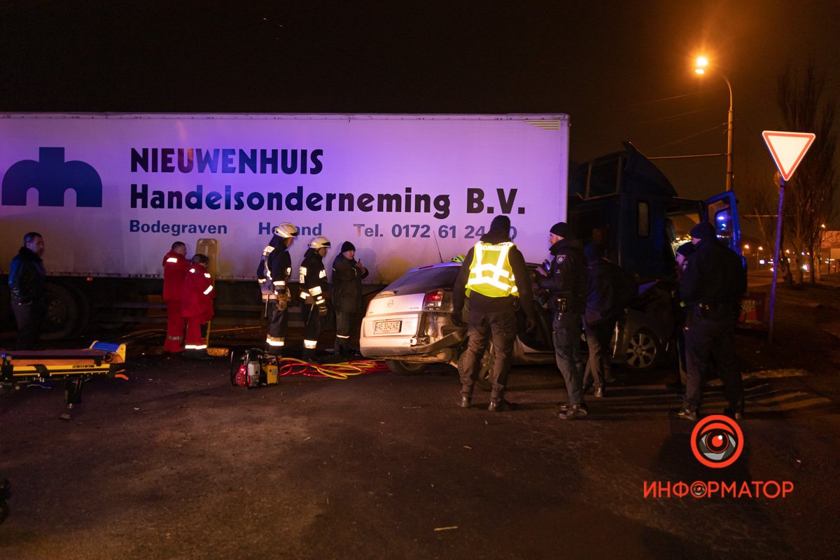 Водителя зажало в салоне Opel Водителя зажало в салоне Opel