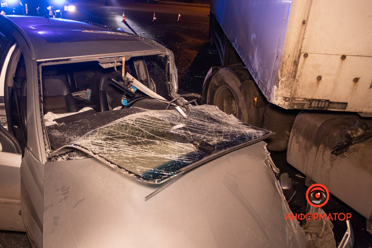 Разбито лобовое стекло Разбито лобовое стекло