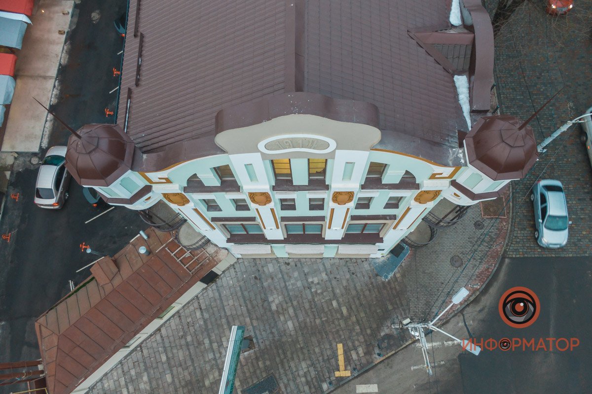 Здание выполнено в стиле модерн