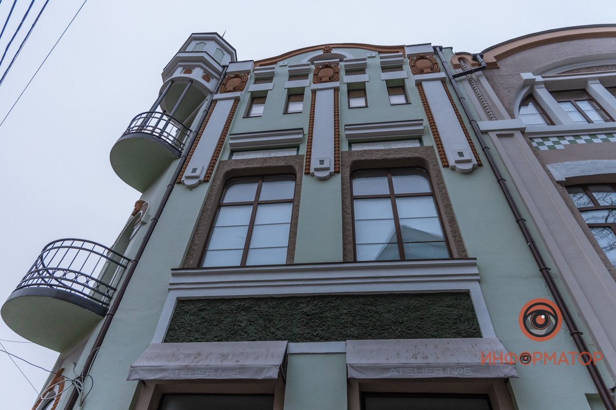 В 1792 году площадь утвердили для размещения торговых рядов с промышленными товарами