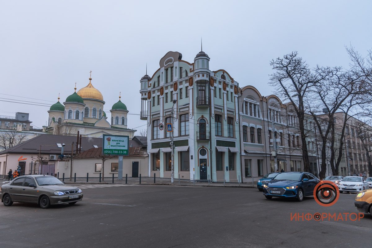 С 1860-ых годов Троицкий базар расширялся