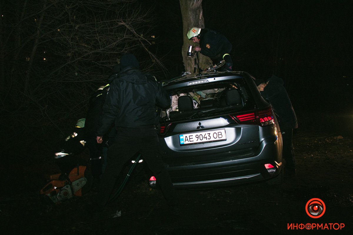 Водителя зажало в салоне Водителя зажало в салоне
