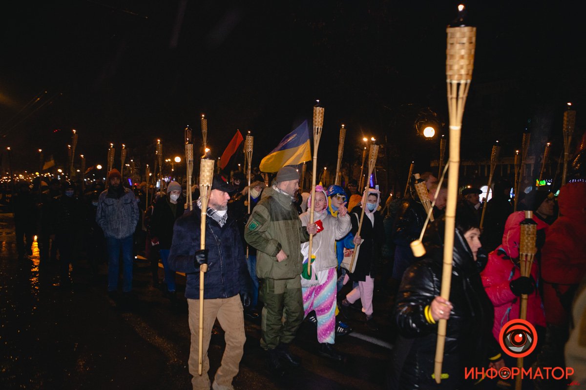 Марширующие отправились по улице Фабра