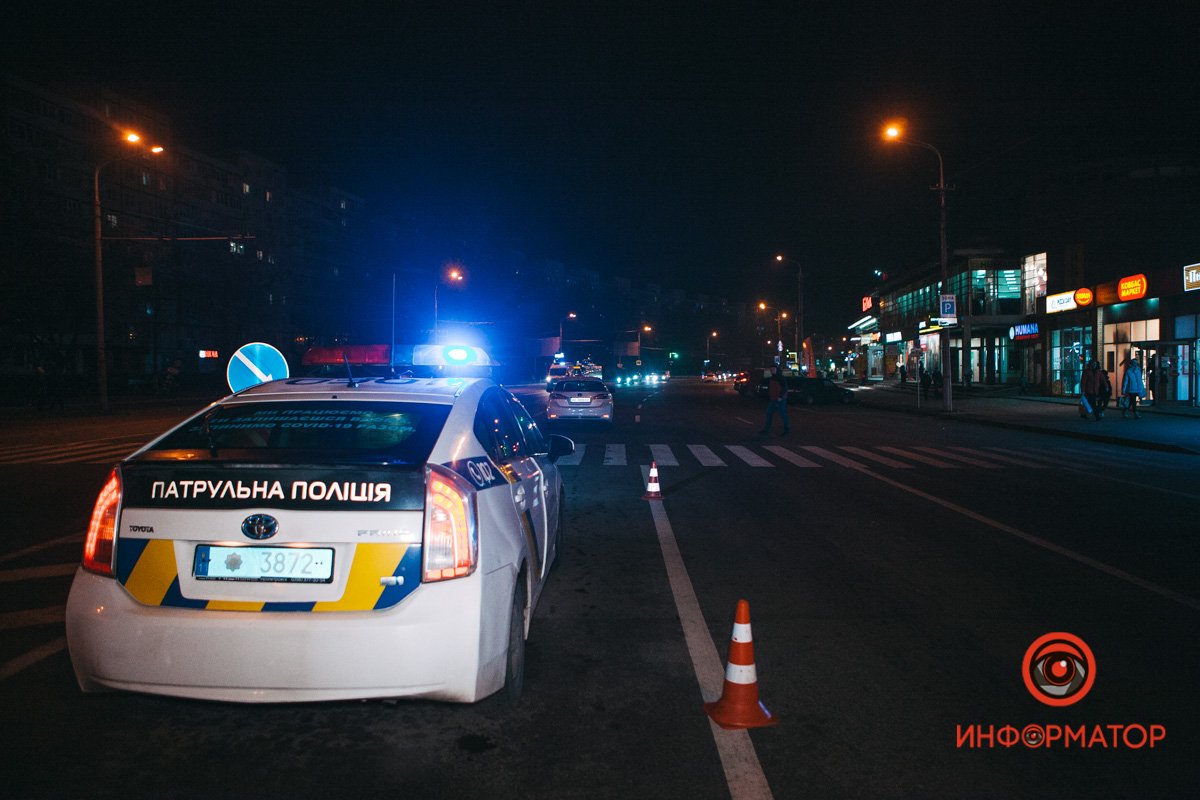 Пострадавшую скорая забрала в больницу №16