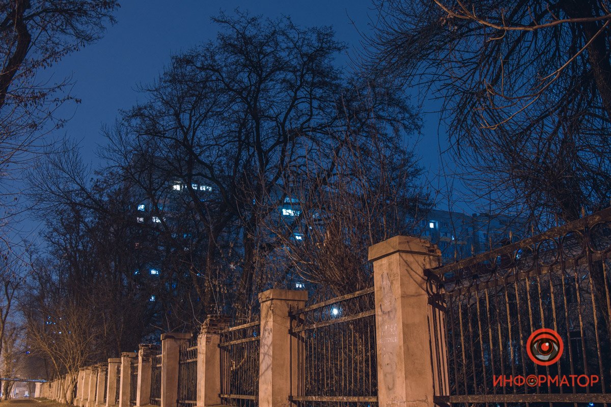 Пробивается свет