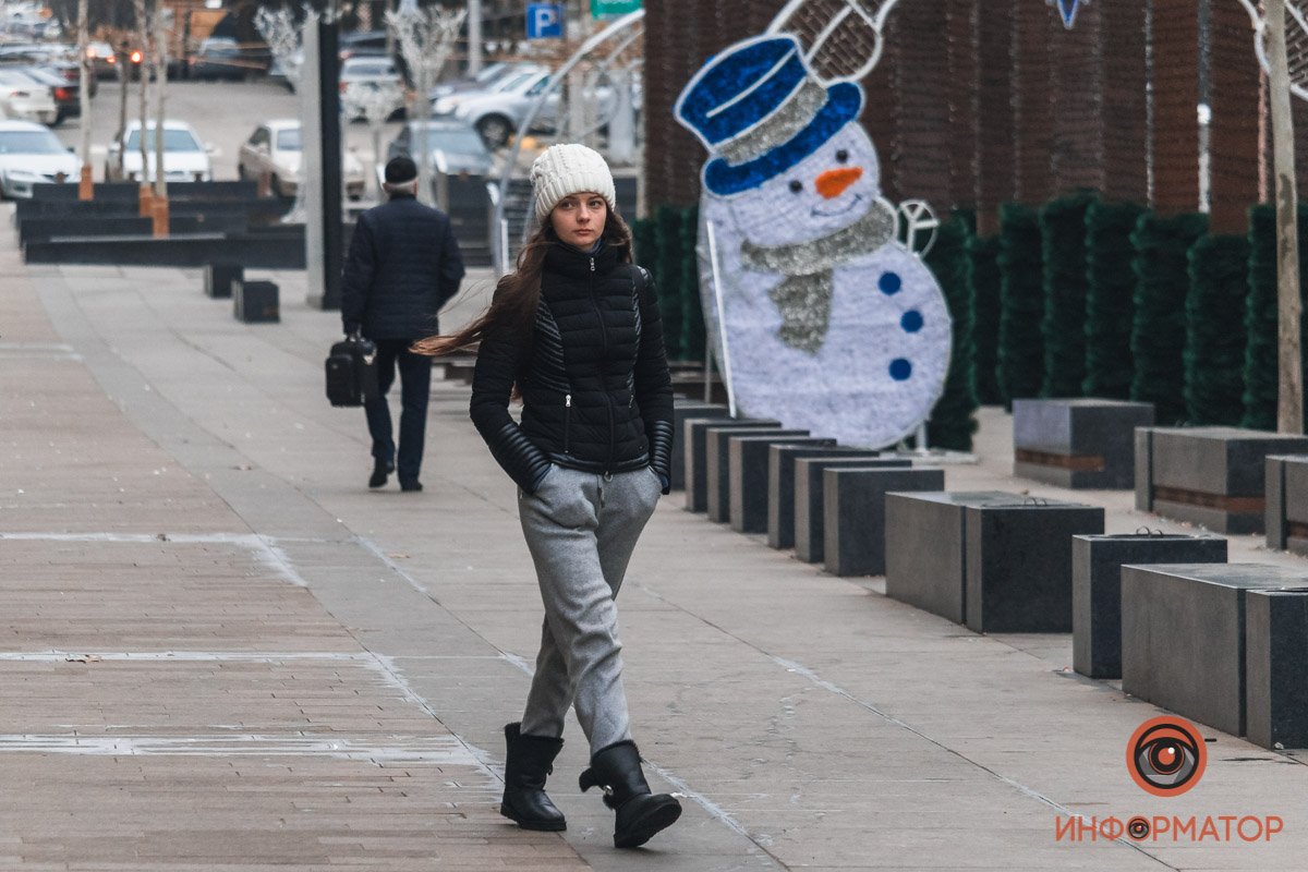 Только новогодние декорации напоминают о том, как пару дней назад было хорошо