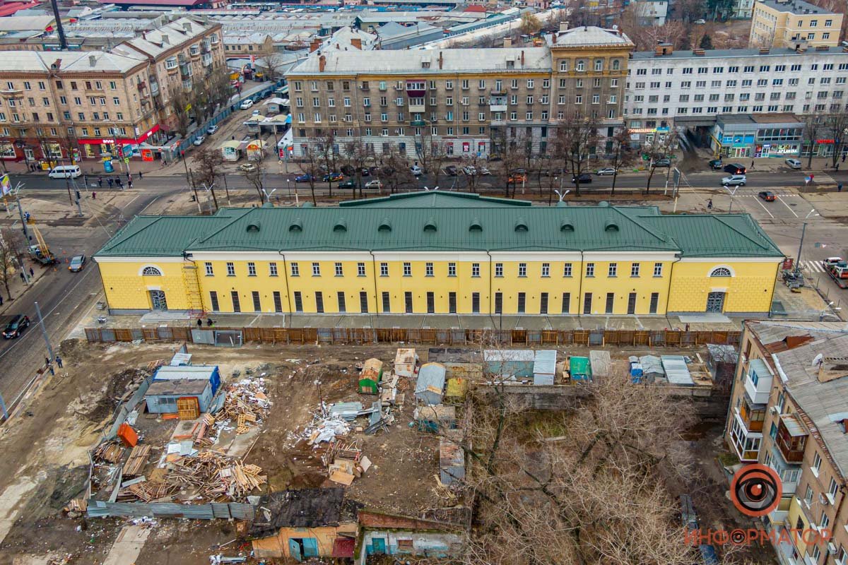 Тут должен появиться торгово-развлекательный центр